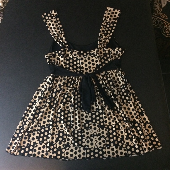 BLACK & CREAM PATTERNED POLKA DOT FLOWY TOP - Picture 3 of 5